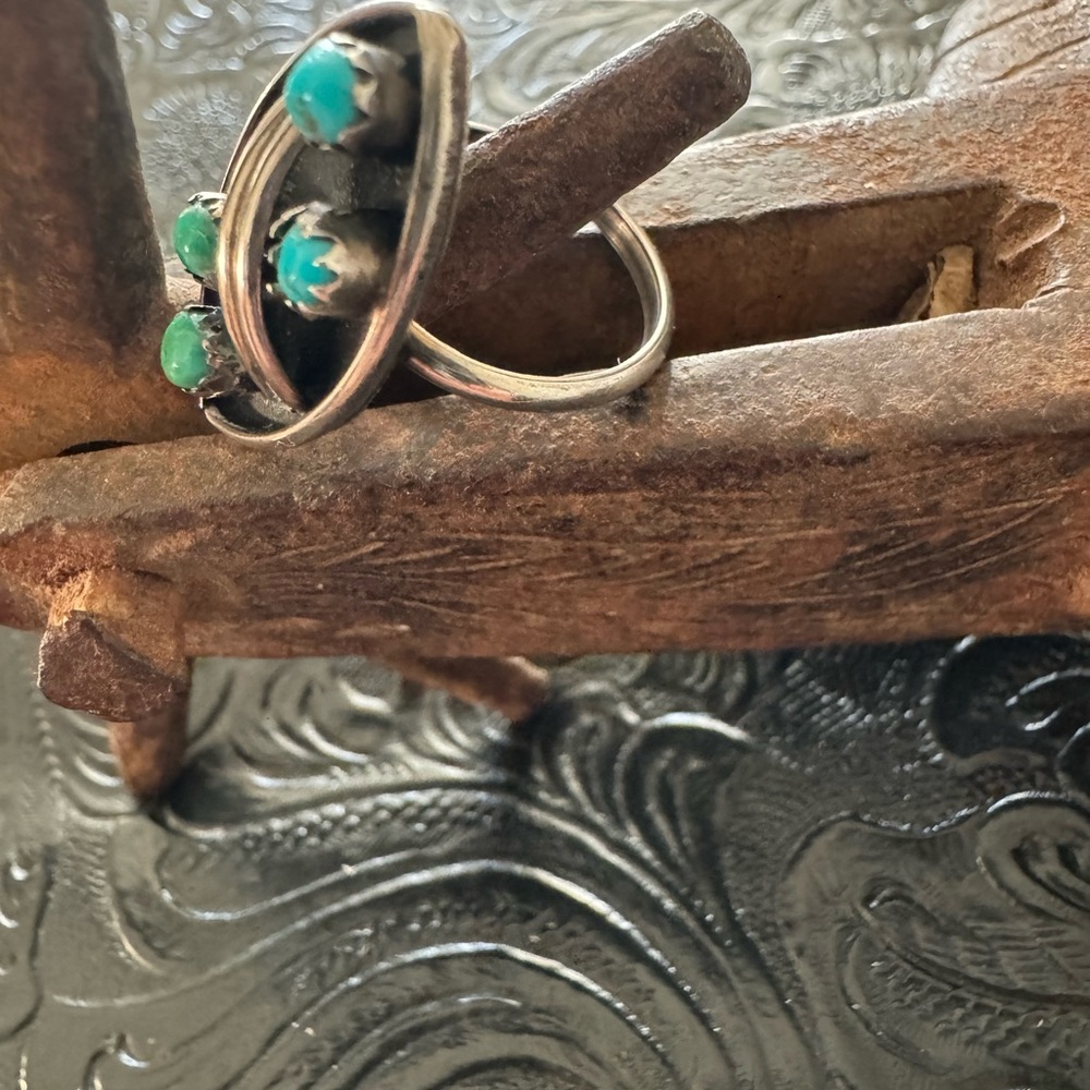 Silver Turquoise Ring - Picture 2 of 6